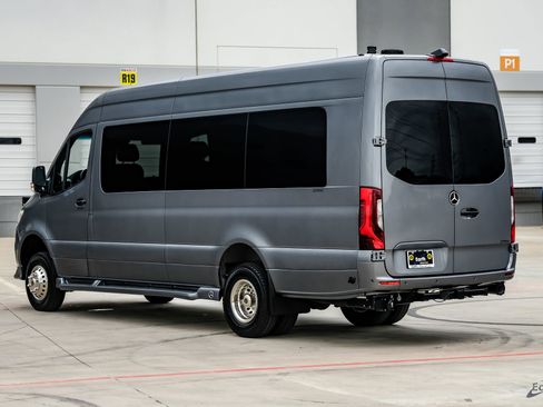 Used 2023 Mercedes-Benz Sprinter 3500 image 10