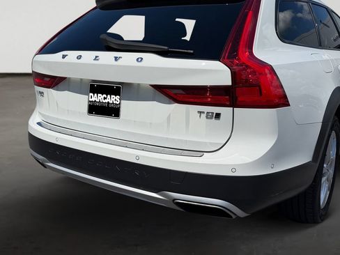 Used 2018 Volvo V90 T5 Cross Country w/ Convenience Package AWD/4WD image 10
