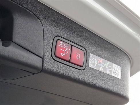 Certified 2026 Mercedes-Benz GLS 580 4MATIC image 32