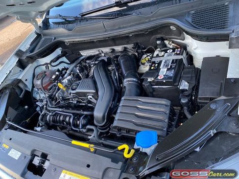 Used 2023 Volkswagen Taos SE w/ Panoramic Sunroof Package image 27