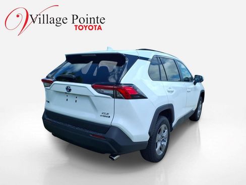 Used 2023 Toyota RAV4 XLE AWD/4WD image 4