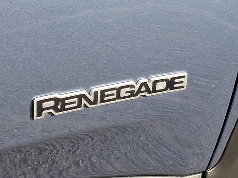 Used 2023 Jeep Renegade Latitude image 32