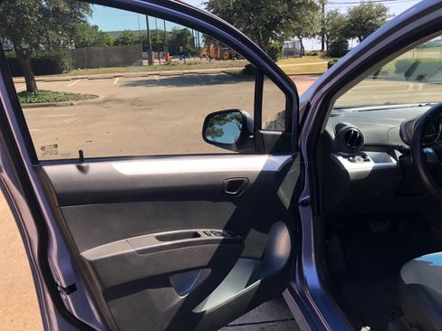 Used 2014 Chevrolet Spark LT image 9