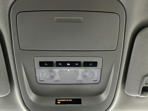 Used 2021 Chevrolet Colorado Z71 AWD/4WD image 37