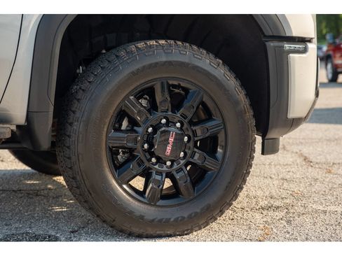 Used 2026 GMC Sierra 2500 AT4 w/ AT4 Premium Plus Package AWD/4WD image 10