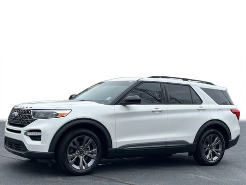 Used 2022 Ford Explorer XLT w/ Equipment Group 202A image 21