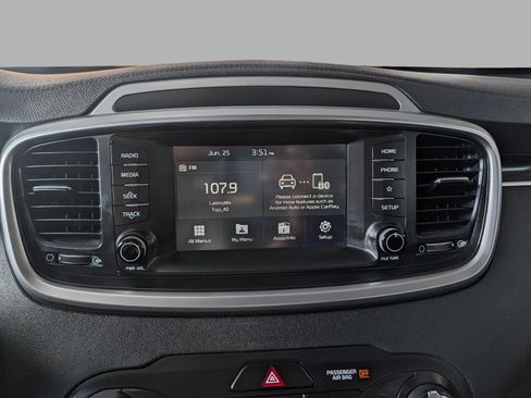 Used 2020 Kia Sorento AWD V6 image 39