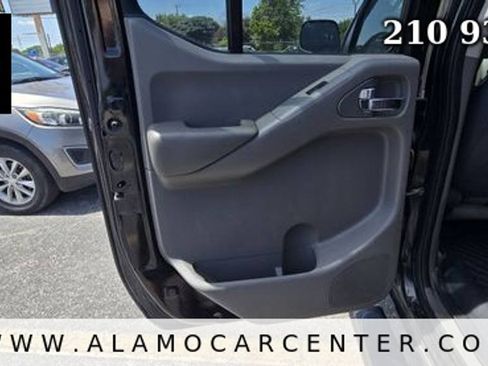 Used 2012 Nissan Frontier SV AWD/4WD image 31