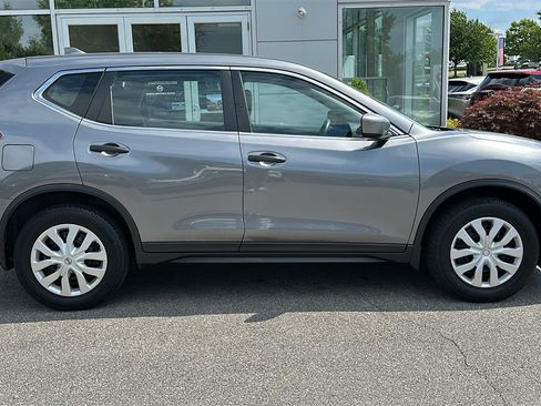 Used 2018 Nissan Rogue S AWD/4WD image 28