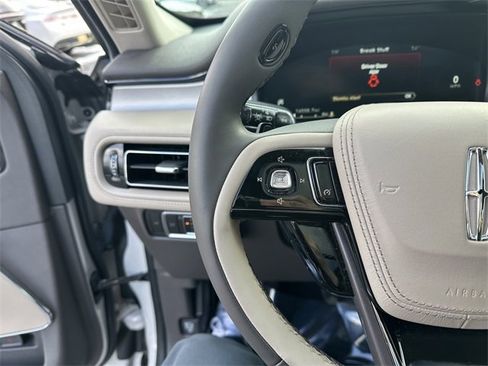 Certified 2023 Lincoln Aviator Standard w/ Premium Package image 27