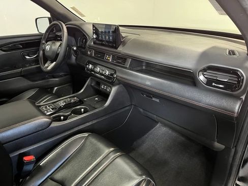 Used 2024 Honda Pilot TrailSport image 11