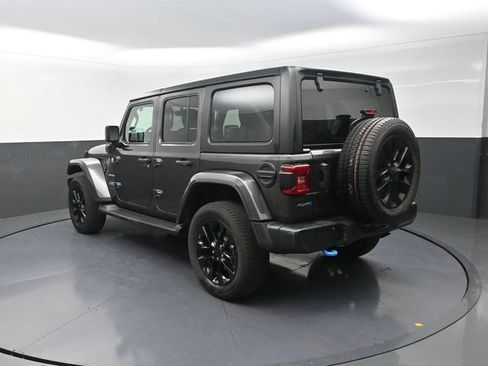 Used 2023 Jeep Wrangler Unlimited Sahara w/ Cold Weather Group AWD/4WD image 8