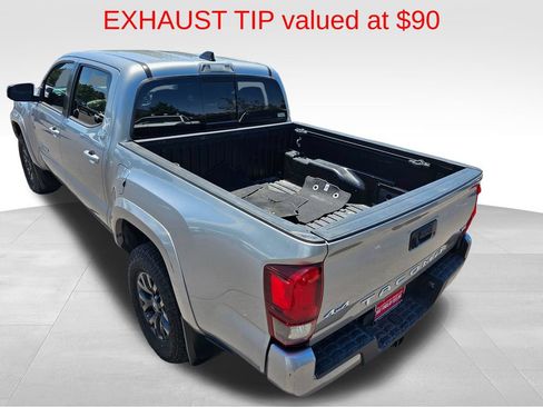 Used 2020 Toyota Tacoma SR5 w/ Technology Package AWD/4WD image 9