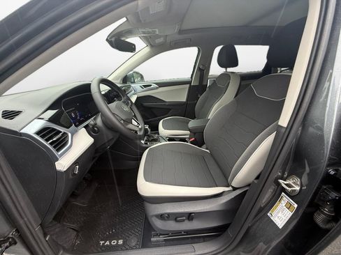 New 2026 Volkswagen Taos SE AWD/4WD image 9