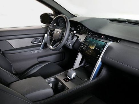 Used 2025 Land Rover Discovery Sport Dynamic SE image 10