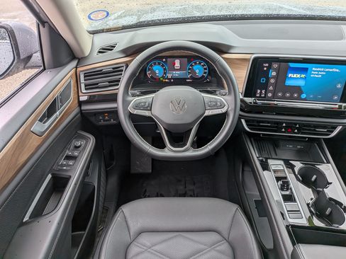 Used 2026 Volkswagen Atlas SE FWD image 19