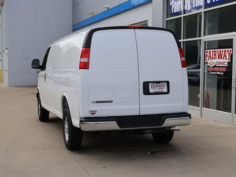 New 2025 Chevrolet Express 3500 Extended w/ Driver Convenience Package image 8