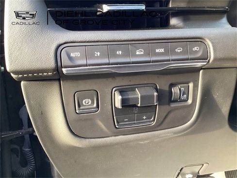 Certified 2024 Cadillac Escalade Premium Luxury w/ Performance Package image 20