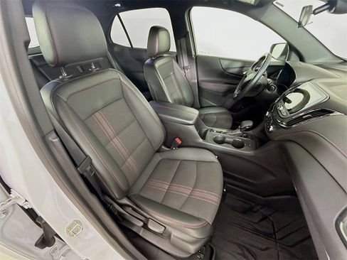 Used 2023 Chevrolet Equinox RS image 28