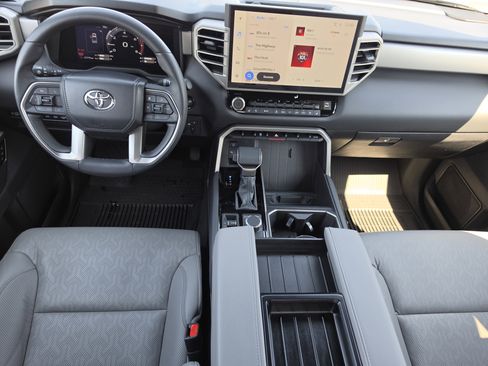 Used 2025 Toyota Tundra Limited image 31