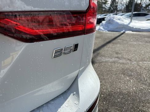 Certified 2025 Volvo V60 B5 Cross Country Plus image 39
