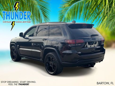 Used 2019 Jeep Grand Cherokee Laredo RWD image 3