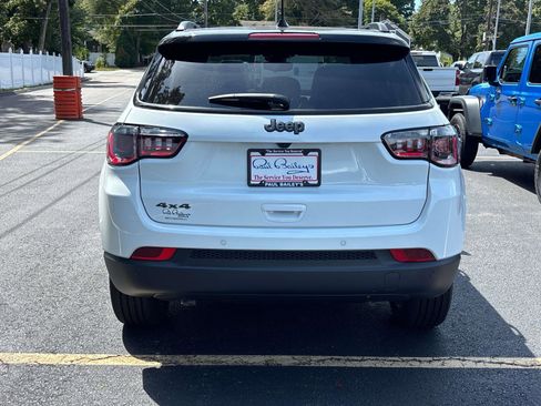 New 2025 Jeep Compass Limited w/ Sun & Sound Group image 3