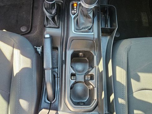 Used 2021 Jeep Wrangler Willys image 12