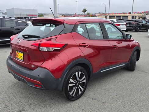 Used 2020 Nissan Kicks SR w/ SR Premium Package FWD image 4