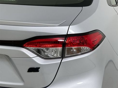 Used 2022 Toyota Corolla SE image 4