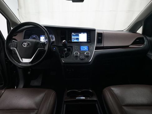 Used 2018 Toyota Sienna Limited Premium w/ Carpet Mat Package AWD/4WD image 5