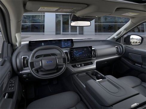 New 2025 Ford Expedition Platinum w/ Driver's Package image 9