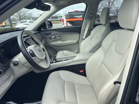 Used 2023 Volvo XC90 B6 Plus w/ Protection Package Premier image 9