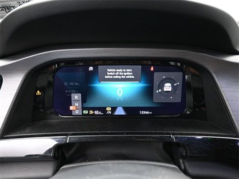 Used 2025 Volkswagen Atlas Cross Sport SE image 19