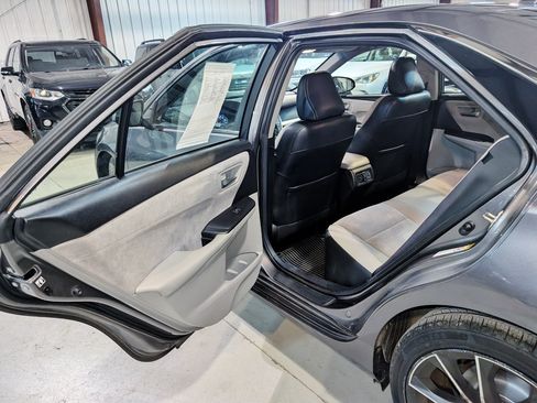Used 2016 Toyota Camry XSE w/ Moonroof Package FWD image 20