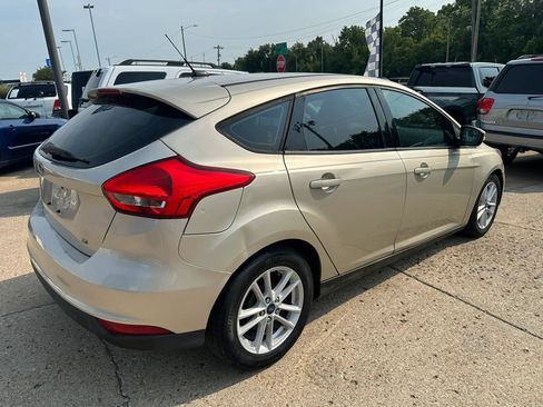 Used 2017 Ford Focus SE FWD image 7