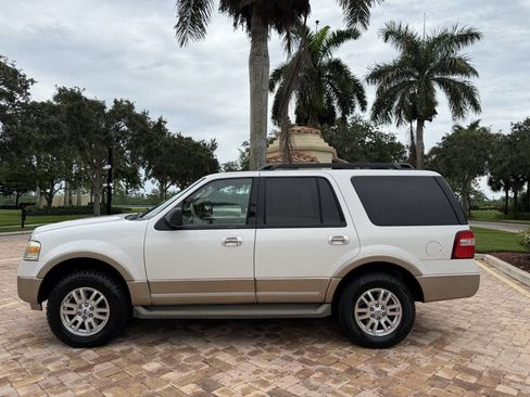 Used 2013 Ford Expedition XLT RWD image 6