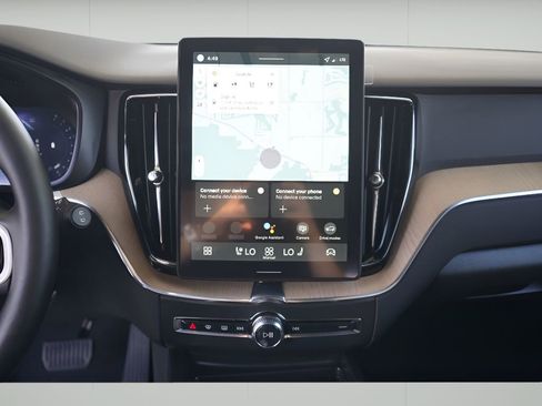 New 2026 Volvo XC60 B5 Plus w/ Climate Package PRO image 15