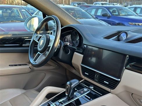 Used 2021 Porsche Cayenne Coupe image 32