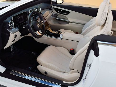 Used 2025 Mercedes-Benz CLE 300 4MATIC Cabriolet image 57