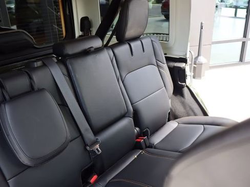 Used 2024 Jeep Wrangler Unlimited Sahara w/ Technology Group AWD/4WD image 14