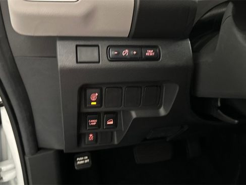 New 2025 Nissan Frontier SV image 18