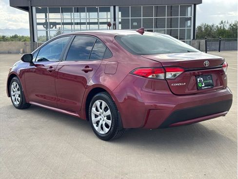 Used 2022 Toyota Corolla LE FWD image 6