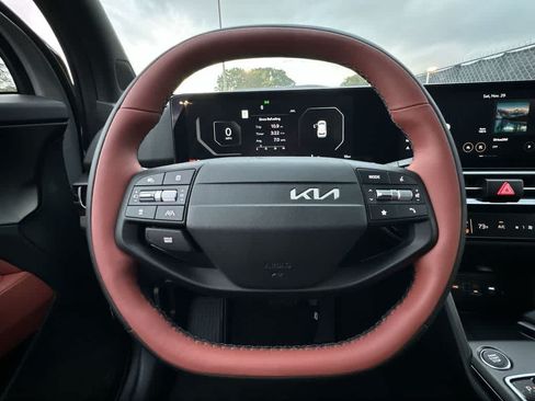 Certified 2026 Kia Sportage SX FWD image 15