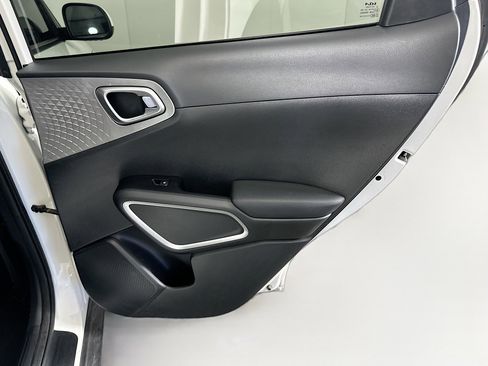 Used 2022 Kia Soul LX w/ Technology Package image 28