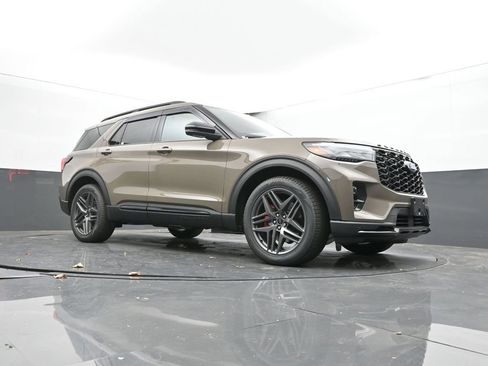 New 2026 Ford Explorer ST w/ Sun And Sound Package image 45