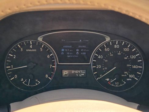 Used 2015 Nissan Pathfinder SV w/ Trailer Tow Package FWD image 11