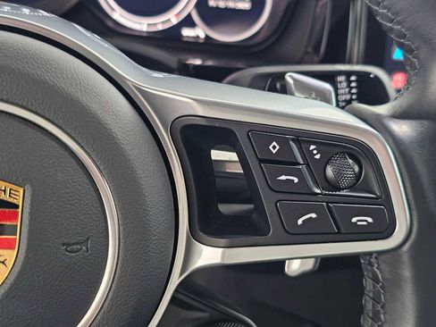 Used 2023 Porsche Cayenne Platinum Edition image 28