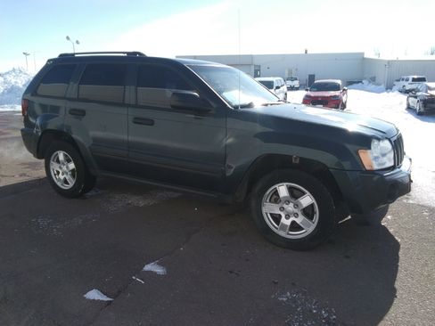 Used 2005 Jeep Grand Cherokee Laredo image 4