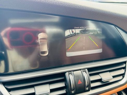 Used 2017 Alfa Romeo Giulia AWD image 23